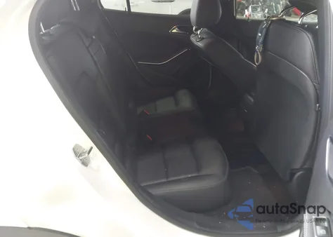 2019 Mercedes-Benz Gla 250 4Matic z USA, uszkodzony, nr VIN WDCTG4GB9KJ550389